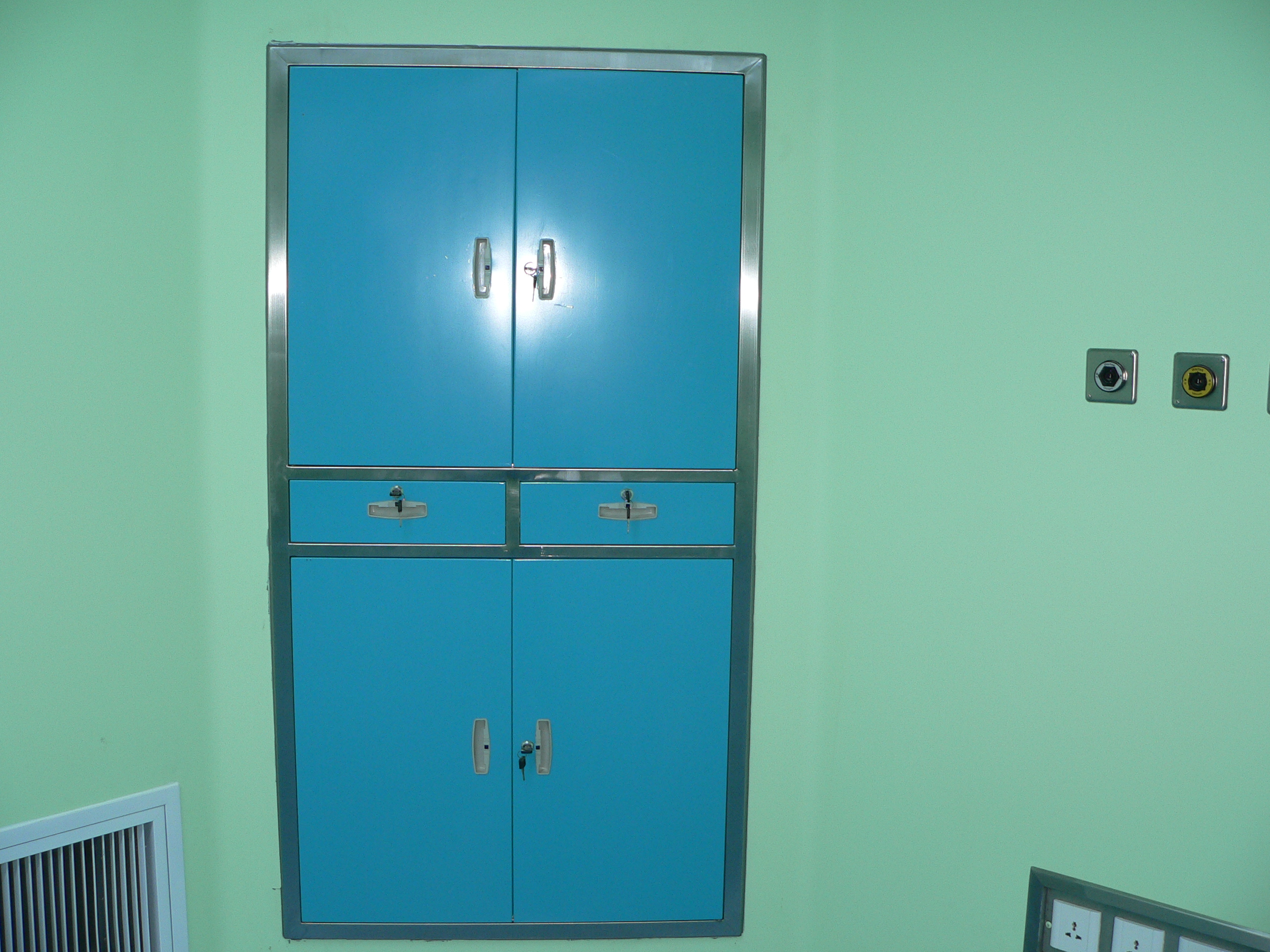 不锈钢静电喷涂药品柜