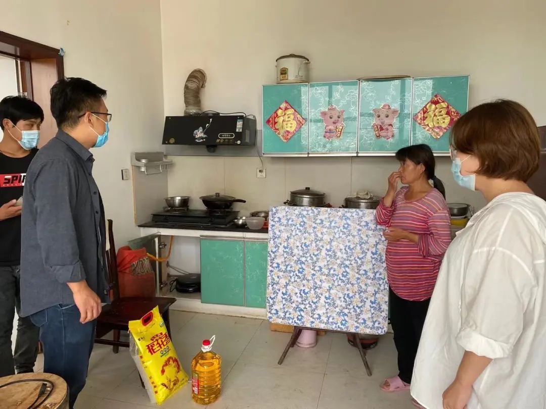 精品人妻少妇嫩草AV无码专区，欧美性夜黄A片爽爽免费视频，欧美成人在线视频，欧美亚韩一区二区三区，欧美成人在线视频......开展走访慰问结对困难户活动(图3)