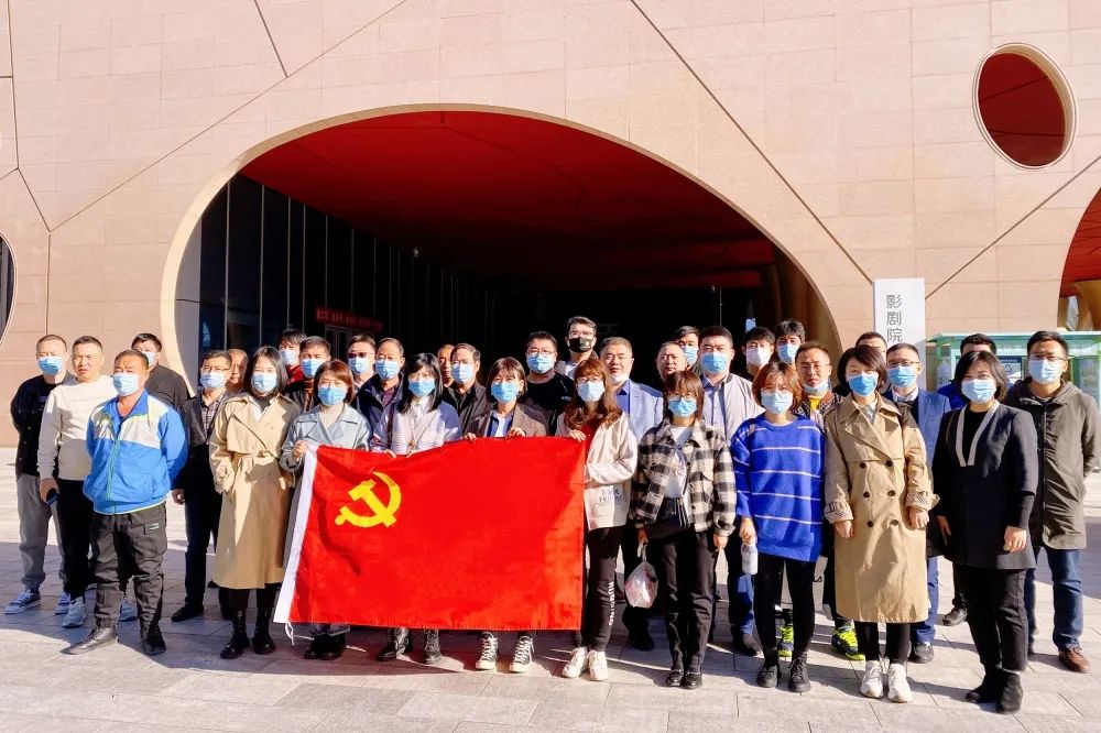 精品人妻少妇嫩草AV无码专区，欧美性夜黄A片爽爽免费视频，欧美成人在线视频，欧美亚韩一区二区三区，欧美成人在线视频......组织全体干部员工集中观看重点革命历史题材电影《长津湖》(图2)