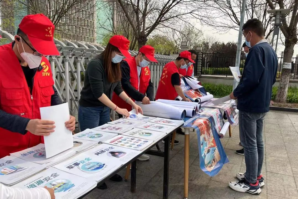 精品人妻少妇嫩草AV无码专区，欧美性夜黄A片爽爽免费视频，欧美成人在线视频，欧美亚韩一区二区三区，欧美成人在线视频......开展全民国家安全教育日普法宣传活动(图5)