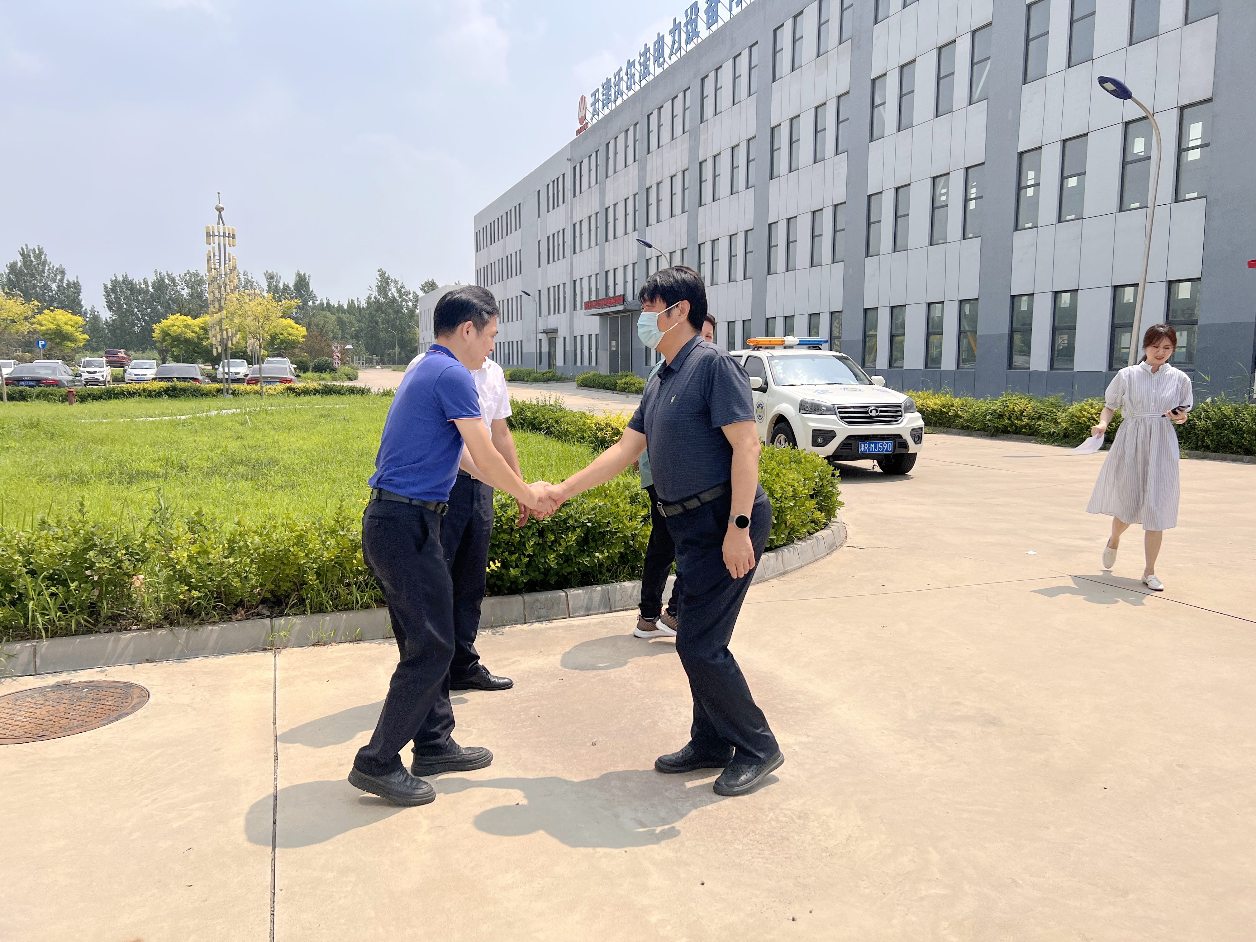 精品人妻少妇嫩草AV无码专区，欧美性夜黄A片爽爽免费视频，欧美成人在线视频，欧美亚韩一区二区三区，欧美成人在线视频......开展送凉爽慰问活动(图4)