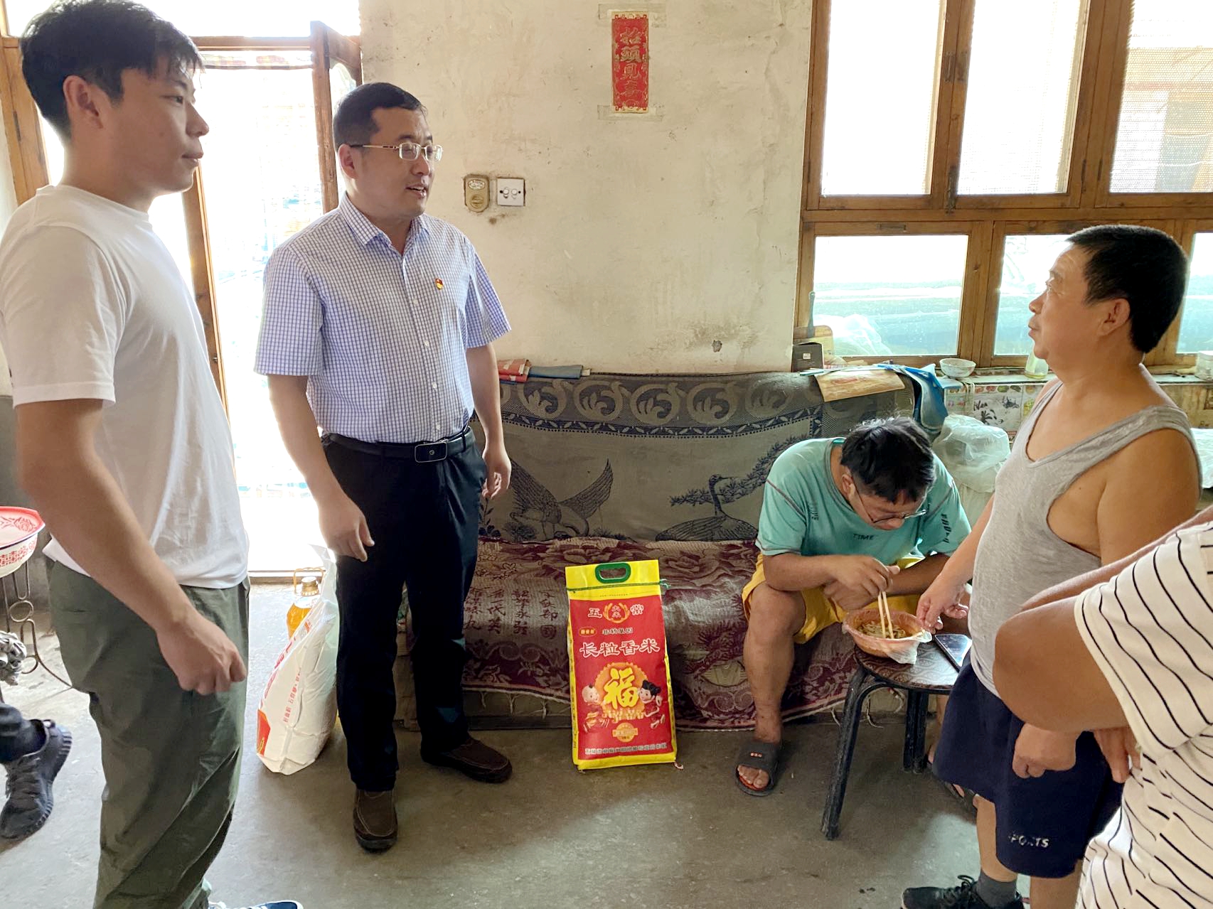 精品人妻少妇嫩草AV无码专区，欧美性夜黄A片爽爽免费视频，欧美成人在线视频，欧美亚韩一区二区三区，欧美成人在线视频......开展“迎中秋•送温暖”活动(图3)