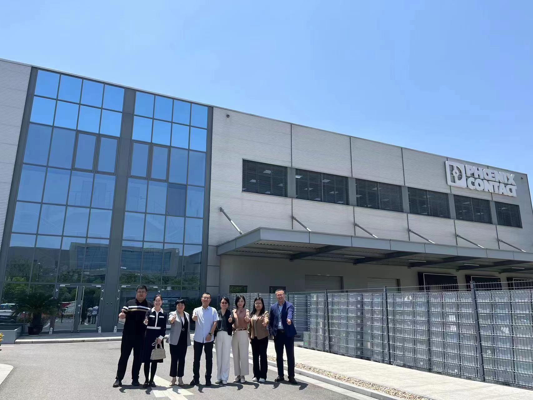 精品人妻少妇嫩草AV无码专区，欧美性夜黄A片爽爽免费视频，欧美成人在线视频，欧美亚韩一区二区三区，欧美成人在线视频......产业园领导带队赴南京菲尼克斯考察交流(图4)