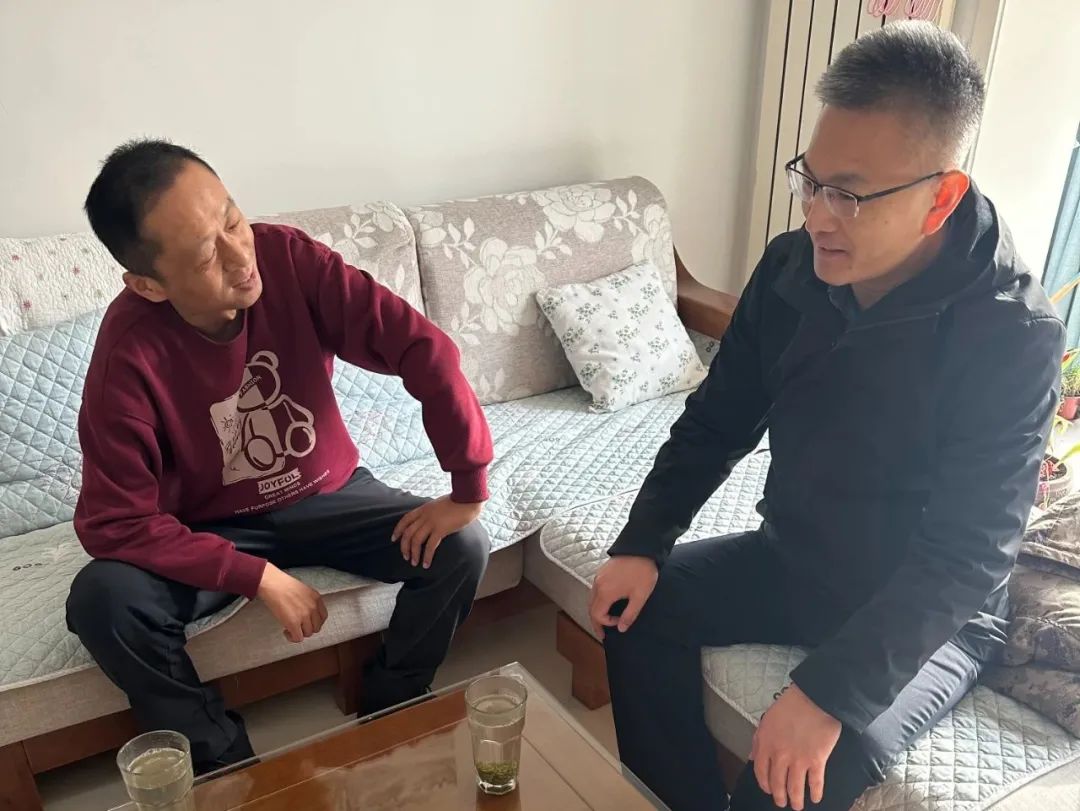 精品人妻少妇嫩草AV无码专区，欧美性夜黄A片爽爽免费视频，欧美成人在线视频，欧美亚韩一区二区三区，欧美成人在线视频......工会开展“寒冬送温暖 关怀暖人心”走访慰问活动(图4)