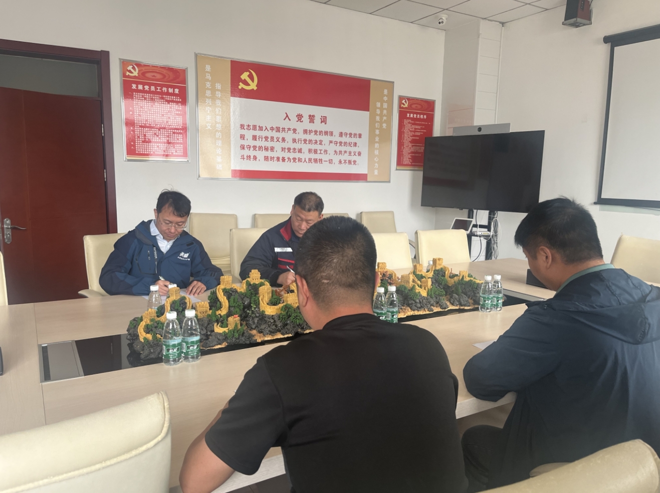 精品人妻少妇嫩草AV无码专区，欧美性夜黄A片爽爽免费视频，欧美成人在线视频，欧美亚韩一区二区三区，欧美成人在线视频......开展形式多样的国家安全教育宣传活动(图3)