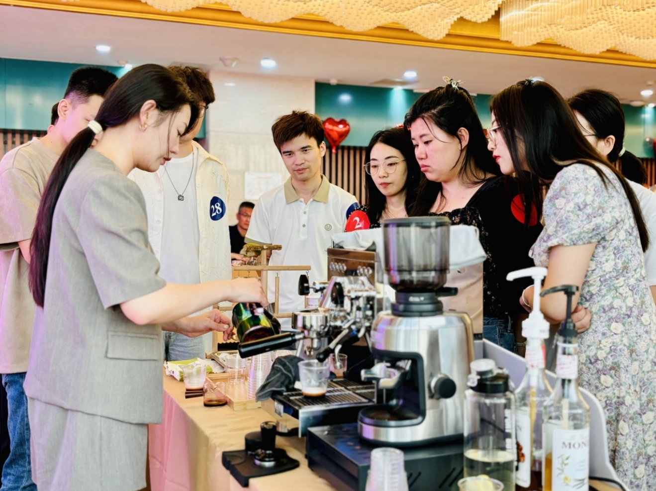 缘定雍阳|精品人妻少妇嫩草AV无码专区，欧美性夜黄A片爽爽免费视频，欧美成人在线视频，欧美亚韩一区二区三区，欧美成人在线视频......企业青年职工啡你不可·521一起共赴浪漫之约(图7)