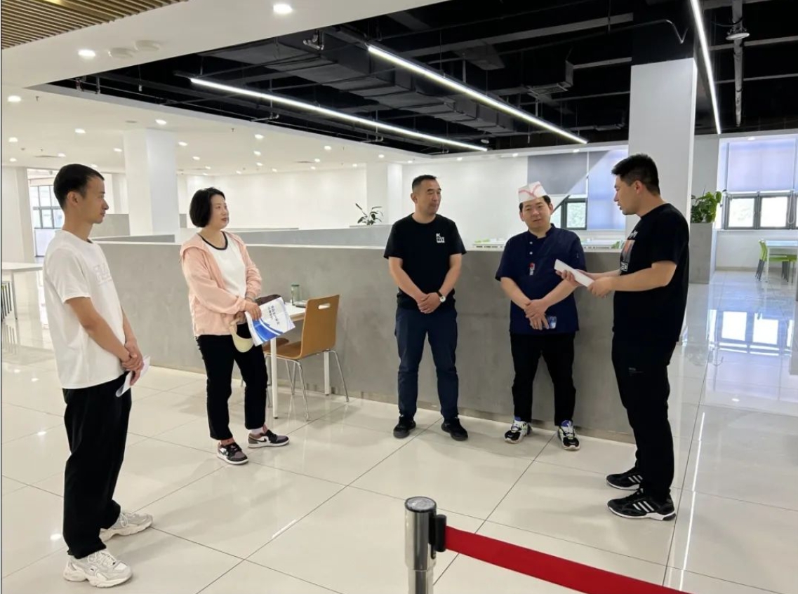 精品人妻少妇嫩草AV无码专区，欧美性夜黄A片爽爽免费视频，欧美成人在线视频，欧美亚韩一区二区三区，欧美成人在线视频......产业园开展“舌尖上的食品安全”科技周活动(图2)