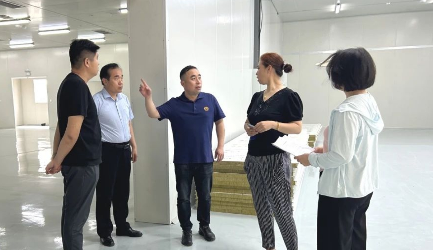 精品人妻少妇嫩草AV无码专区，欧美性夜黄A片爽爽免费视频，欧美成人在线视频，欧美亚韩一区二区三区，欧美成人在线视频......产业园开展防范非法集资宣传月活动(图2)