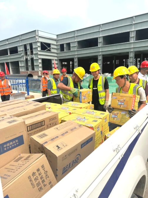 精品人妻少妇嫩草AV无码专区，欧美性夜黄A片爽爽免费视频，欧美成人在线视频，欧美亚韩一区二区三区，欧美成人在线视频......总工会组织开展“工会送清凉，防暑保安康”活动(图2)