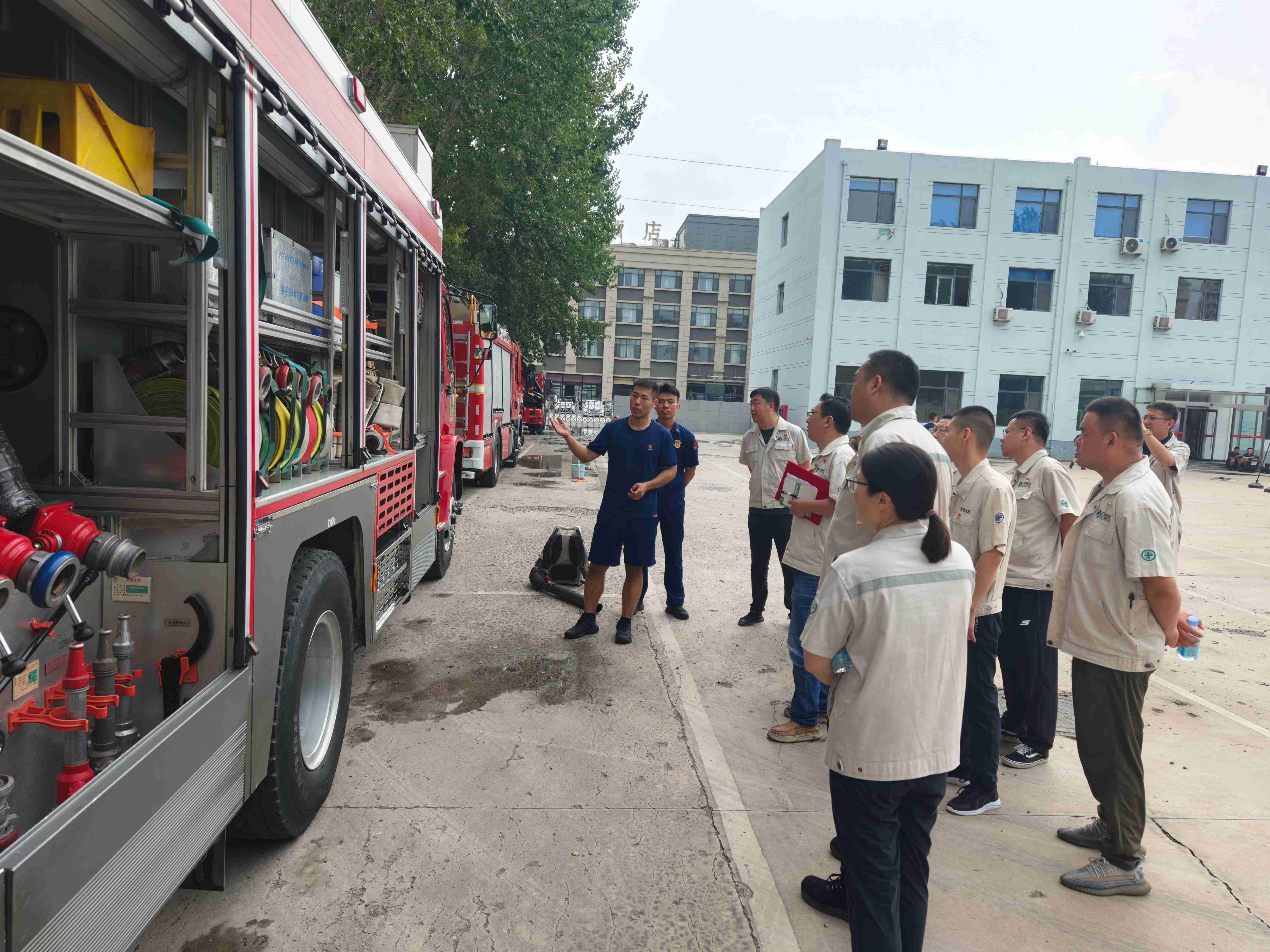 【党建领航促发展】“党建红”+“火焰蓝”，联建共筑安全线(图1)