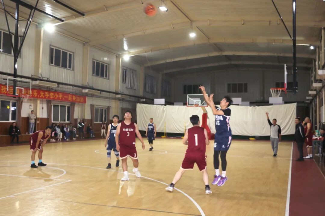 圆满落幕！精品人妻少妇嫩草AV无码专区，欧美性夜黄A片爽爽免费视频，欧美成人在线视频，欧美亚韩一区二区三区，欧美成人在线视频......这场篮球赛“超燃”！(图4)